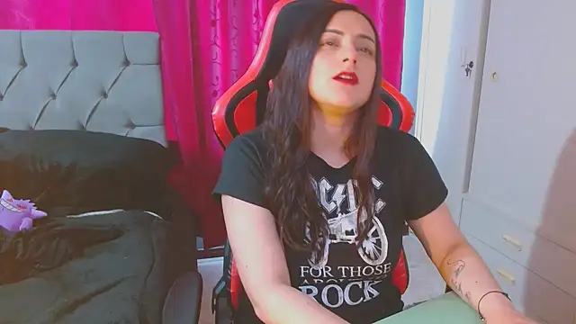 Noamartin  online show from September 9, 2025, 10:41 pm