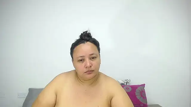 CrushOnMe  online show from May 16, 2026, 1:04 am