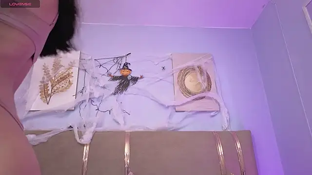 sarah cruzz  online show from October 30, 2025, 12:42 am