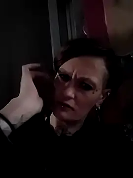 Snapshot of renegade_vyxxen chatting on November 20, 2025, 1:28 am renegade vyxxen online show from November 20, 2025, 1:28 am