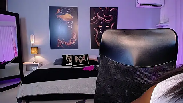 JasmineCampbell  online show from September 9, 2025, 8:18 pm