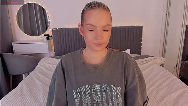 Snapshot of CassieRayss chatting on January 16, 2026, 3:49 pm CassieRayss online show from January 16, 2026, 3:49 pm