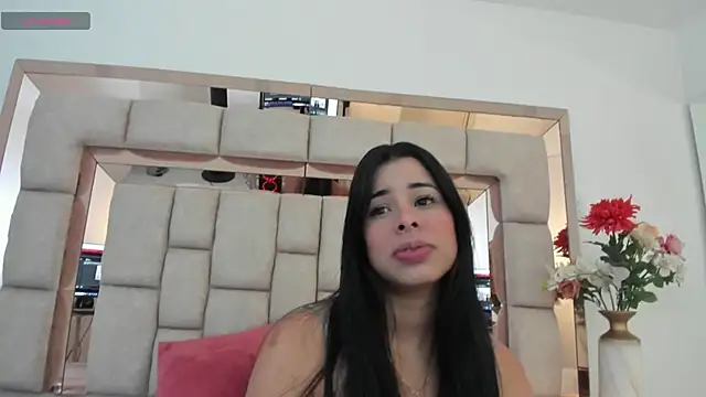 emma castilloo online show from February 18, 2025, 12:39 pm