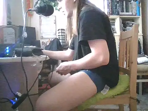 Snapshot of Davideksexy chatting on June 2, 2026, 6:30 pm Davideksexy online show from June 2, 2026, 6:30 pm