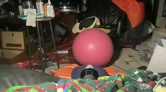 Snapshot of Blazedsurfer30 chatting on March 7, 2025, 12:45 pm Blazedsurfer30 online show from March 7, 2025, 12:45 pm