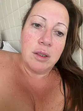xsexycurvymilf online show from August 5, 2026, 5:56 am