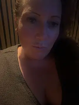 xsexycurvymilf online show from July 10, 2026, 8:31 pm