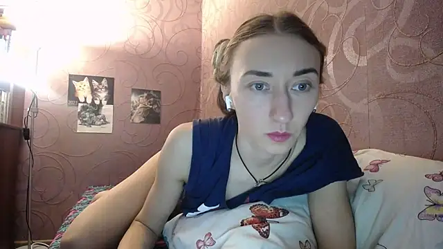 Snapshot of Fire__Foxx chatting on December 6, 2024, 12:33 pm Fire Foxx online show from December 6, 2024, 12:33 pm