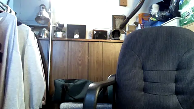 handsomeguy0729 online show from January 13, 2025, 5:12 pm