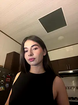 Snapshot of Coralinee_01 chatting on November 21, 2025, 12:20 am Coralinee 01 online show from November 21, 2025, 12:20 am