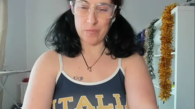 emmita69  online show from December 22, 2025, 11:21 am