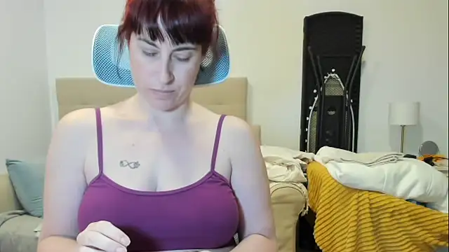 emmita69  online show from February 10, 2026, 3:38 am