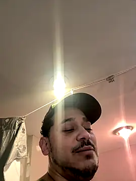 Snapshot of Your_Going2Luv_Me chatting on November 7, 2025, 9:36 am Your Going2Luv Me online show from November 7, 2025, 9:36 am