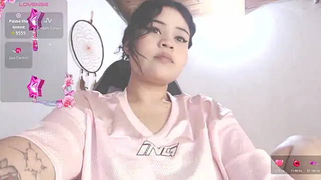 Snapshot of Amara18_ chatting on November 25, 2025, 2:17 pm Amara18 online show from November 25, 2025, 2:17 pm