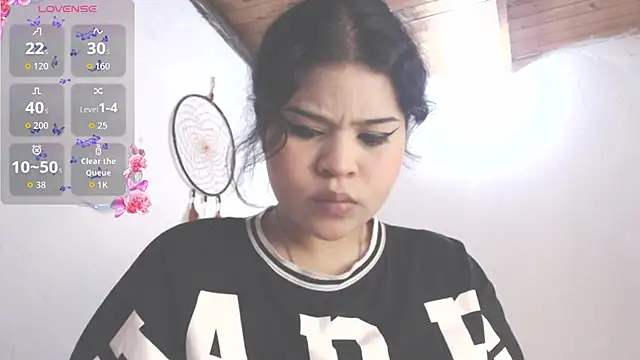 Snapshot of Amara18_ chatting on November 18, 2025, 3:37 pm Amara18 online show from November 18, 2025, 3:37 pm