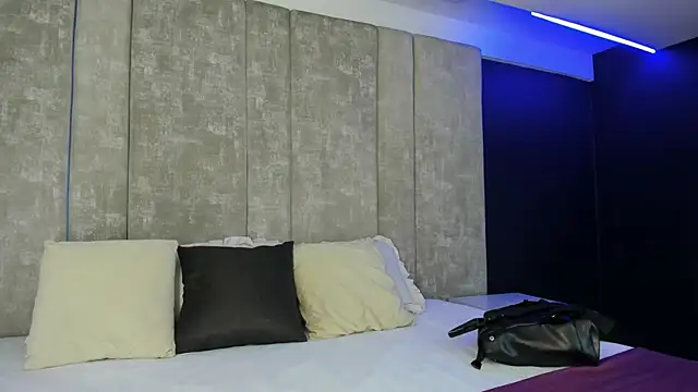 Amareto  online show from April 14, 2026, 9:25 am