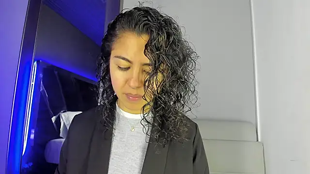 Snapshot of Amareto_ chatting on February 25, 2026, 11:21 am Amareto online show from February 25, 2026, 11:21 am