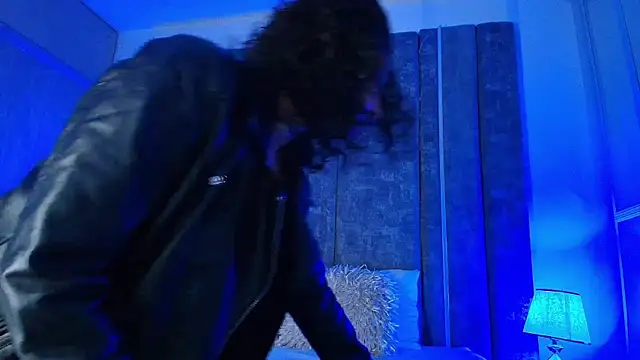 Amareto  online show from December 22, 2025, 1:11 pm