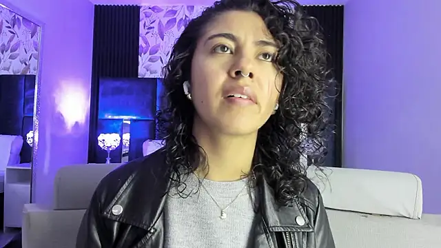 Snapshot of Amareto_ chatting on February 15, 2026, 11:42 am Amareto online show from February 15, 2026, 11:42 am