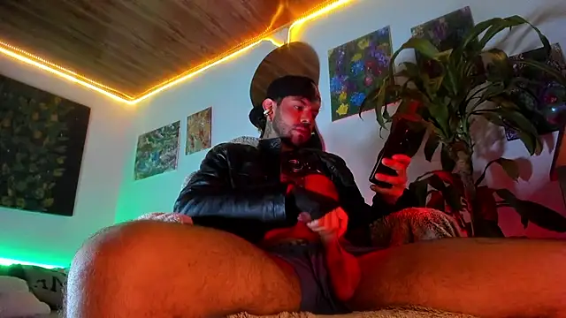LatinMilk  online show from May 27, 2026, 7:49 am