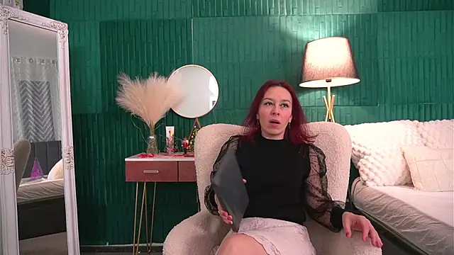 HaileyMoonn online show from January 12, 2026, 4:52 am