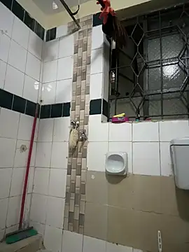 SSEXYBUBBLEBUTT101 online show from March 18, 2026, 8:10 pm