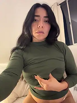 Snapshot of PetitLumiere chatting on February 3, 2026, 6:40 am PetitLumiere online show from February 3, 2026, 6:40 am