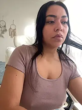 PetitLumiere online show from February 5, 2025, 12:49 pm