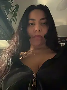 Snapshot of PetitLumiere chatting on February 14, 2026, 6:24 am PetitLumiere online show from February 14, 2026, 6:24 am