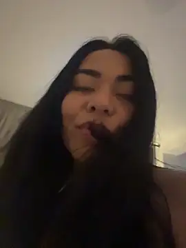 Snapshot of PetitLumiere chatting on February 24, 2026, 4:13 am PetitLumiere online show from February 24, 2026, 4:13 am