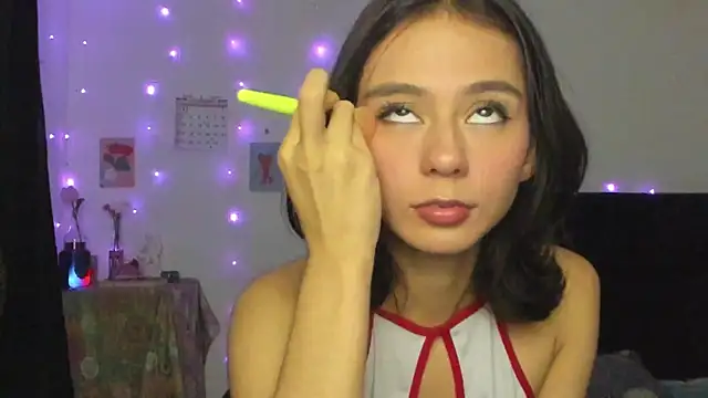 cute roxana  online show from February 27, 2025, 9:14 pm