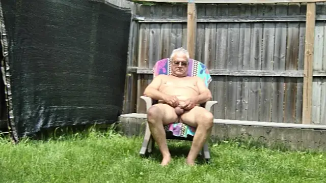 Snapshot of ButtCrackShowing-OOPS chatting on July 8, 2026, 6:52 pm ButtCrackShowing-OOPS online show from July 8, 2026, 6:52 pm