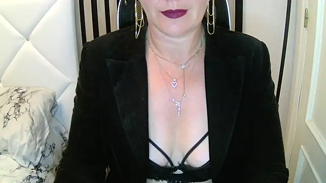 xxNoeliaxx online show from December 15, 2025, 8:09 am