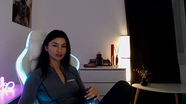 Simply the best online show from November 3, 2025, 4:10 pm