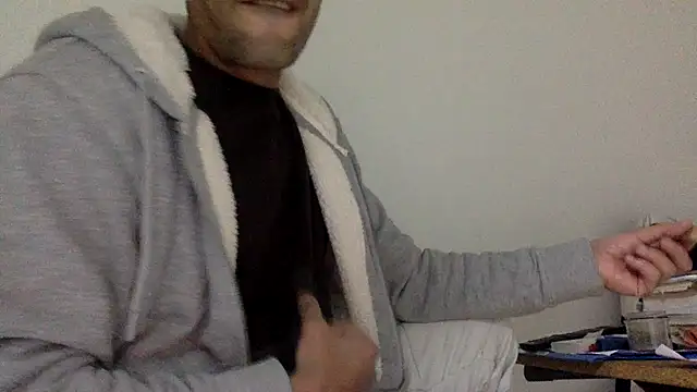 molozeb online show from November 11, 2025, 6:25 pm