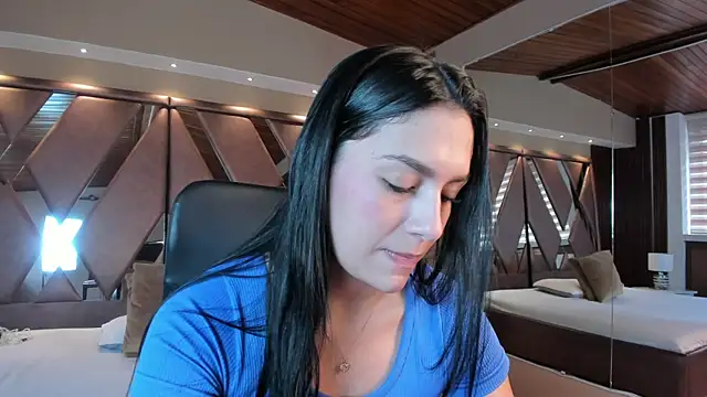 carina rossi online show from October 29, 2025, 12:37 pm