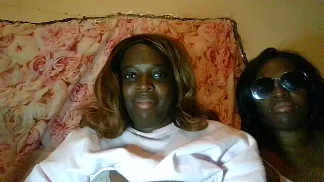 Brandyuk2 online show from October 24, 2025, 8:08 pm