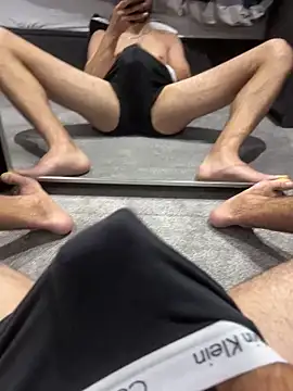 Snapshot of h0rnyguy001 chatting on November 10, 2025, 10:37 pm h0rnyguy001 online show from November 10, 2025, 10:37 pm