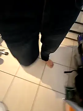 Snapshot of Lorent6969 chatting on February 9, 2026, 12:25 pm Lorent6969 online show from February 9, 2026, 12:25 pm