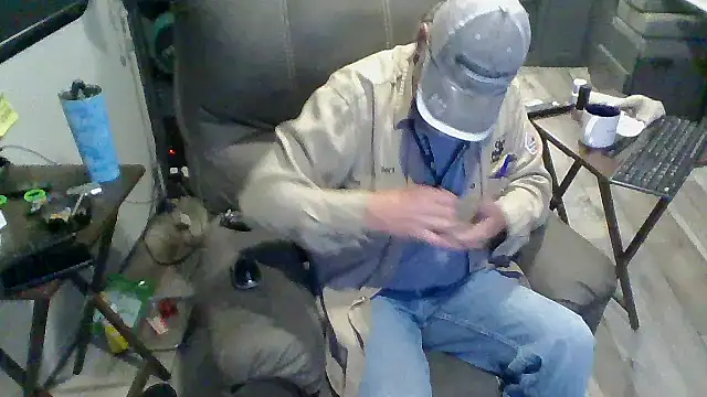 lateniter online show from April 10, 2026, 11:39 am