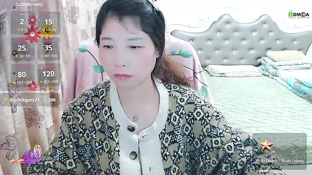 -Shirleyni  online show from December 19, 2025, 2:52 pm