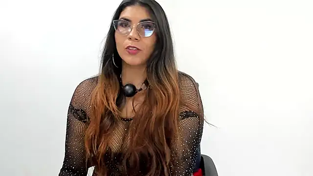 Snapshot of Luna_Dumont chatting on March 13, 2025, 2:12 pm Luna Dumont online show from March 13, 2025, 2:12 pm