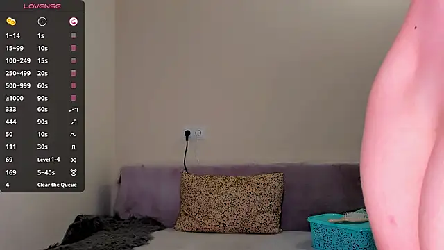 Kimmberr online show from July 8, 2026, 2:57 am