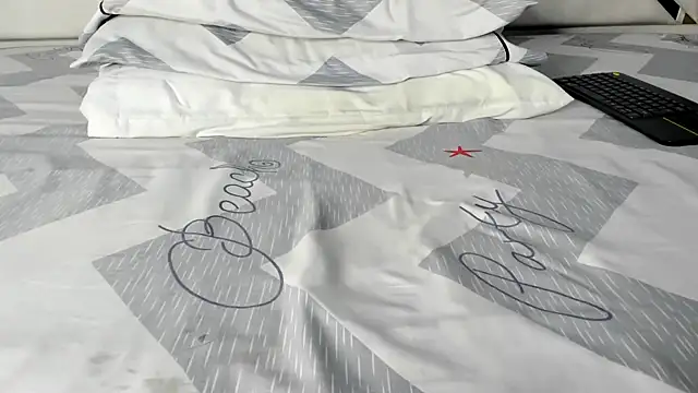 maybelline69 online show from October 21, 2025, 8:52 pm