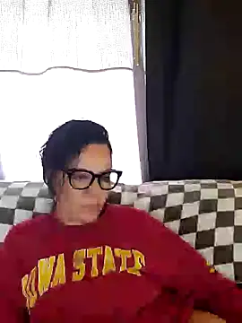 Snapshot of SidneyRaee chatting on March 17, 2025, 6:00 pm SidneyRaee online show from March 17, 2025, 6:00 pm