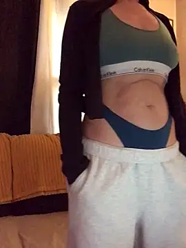 SidneyRaee online show from February 12, 2026, 5:13 pm