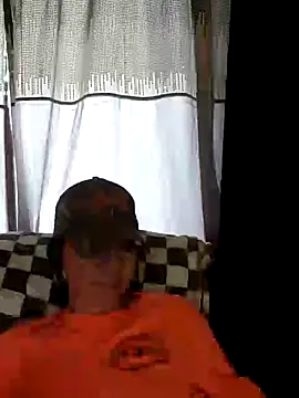 Snapshot of SidneyRaee chatting on March 3, 2025, 6:46 pm SidneyRaee online show from March 3, 2025, 6:46 pm