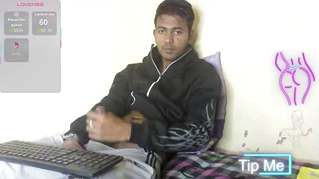 Snapshot of just_fucks chatting on December 22, 2025, 6:52 pm just fucks online show from December 22, 2025, 6:52 pm