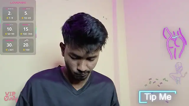 Snapshot of just_fucks chatting on February 6, 2026, 7:32 pm just fucks online show from February 6, 2026, 7:32 pm