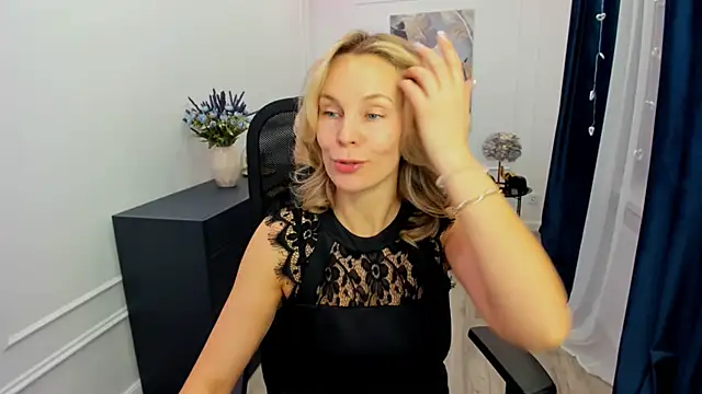 Snapshot of Sinty_Devis chatting on February 5, 2026, 4:30 am Sinty Devis online show from February 5, 2026, 4:30 am